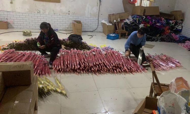 香港のお客様に傘の注文を出荷するためにロジスティクスを使用する